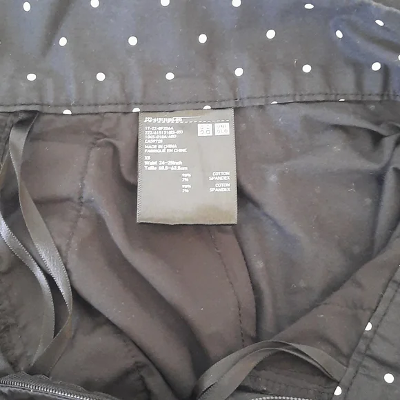 UNIQLO Polka Dot Circle Skirt - Picture 3 of 6